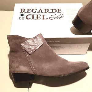 REGARDE Le CIEL Suede, ankle boots, NWT, 10.5-11 M (42M)